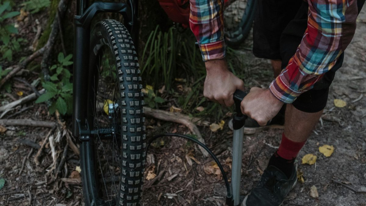 Pump Slingshot im Krafttraining: Anwendung, Vorteile und effektive Leistungssteigerung beim Bankdrücken